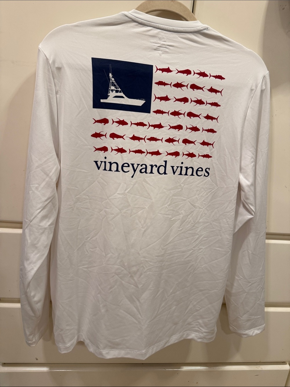 Vineyard Vines White Long-Sleeve Swim Shirt with Navy & Red Flag Graphic YXL